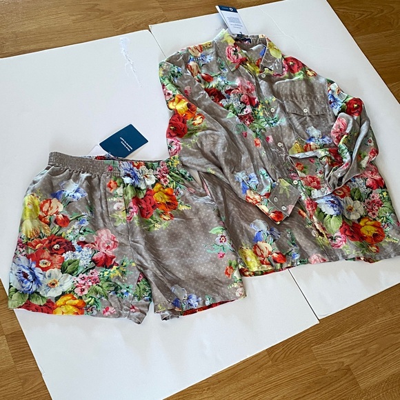 Louis Vuitton Pants - Louis Vuitton Floral Silk Short and blouse sets